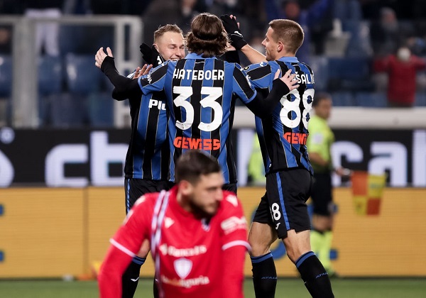 Atalanta thắng dễ 4-0, Serie A thêm hấp dẫn